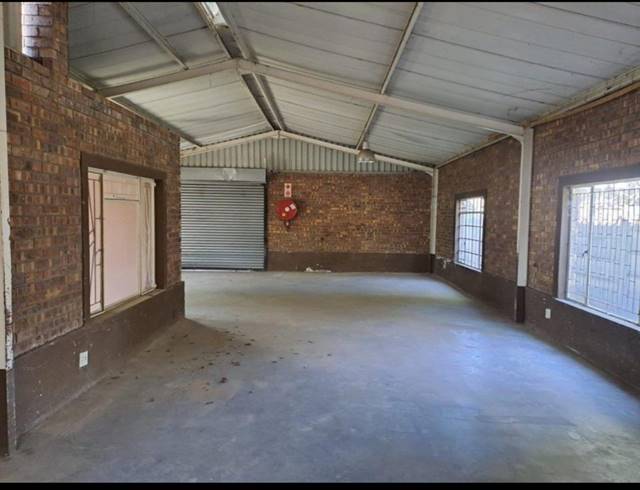 110M² BUILDING TO LET IN VINTONIA